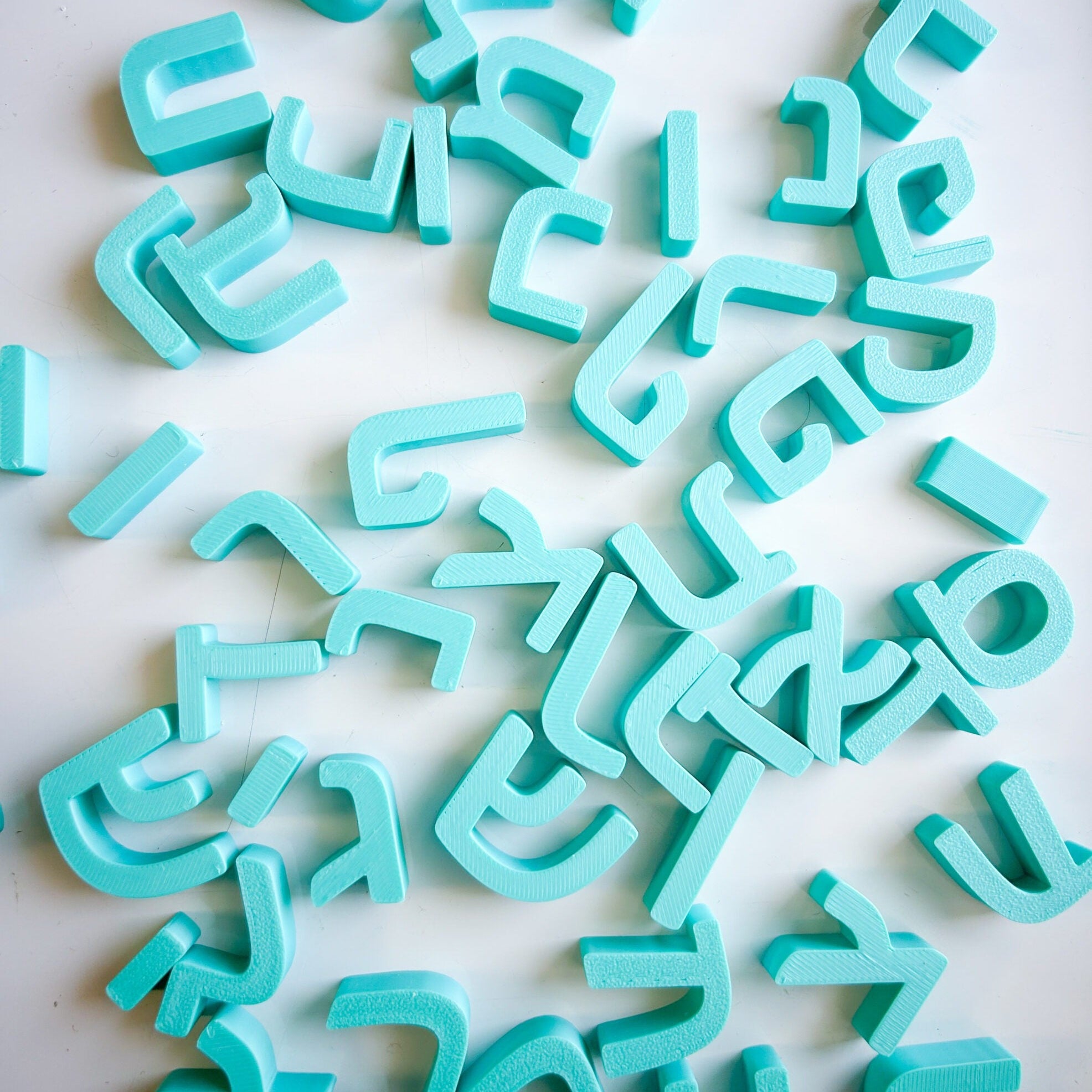 ערכת אותיות בעברית (54 יח׳)