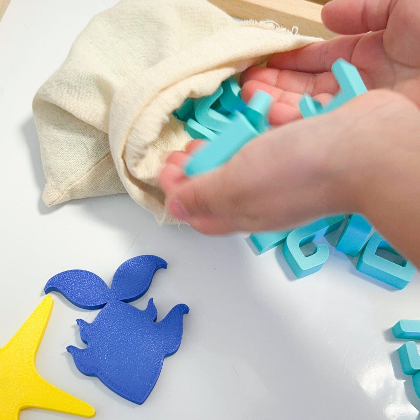 ערכת אותיות בעברית (54 יח׳)