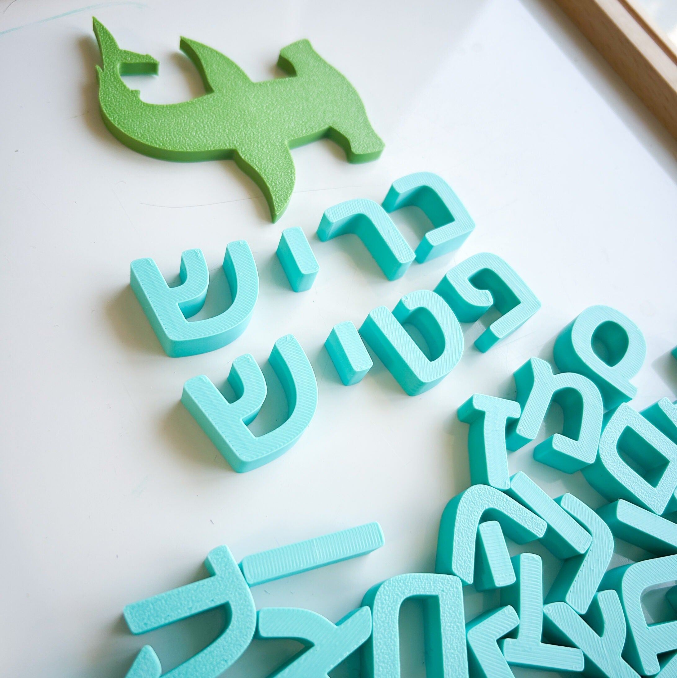 ערכת אותיות בעברית (54 יח׳)